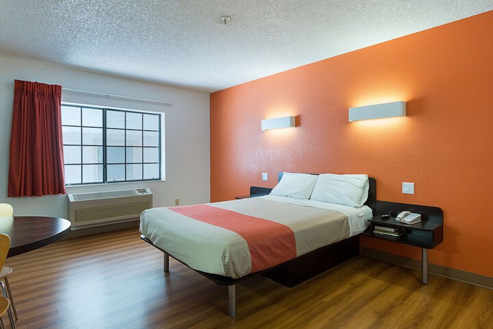 Room 37 of 44
