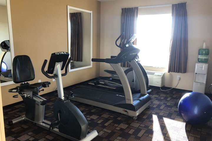 Quality Inn & Suites Minot North