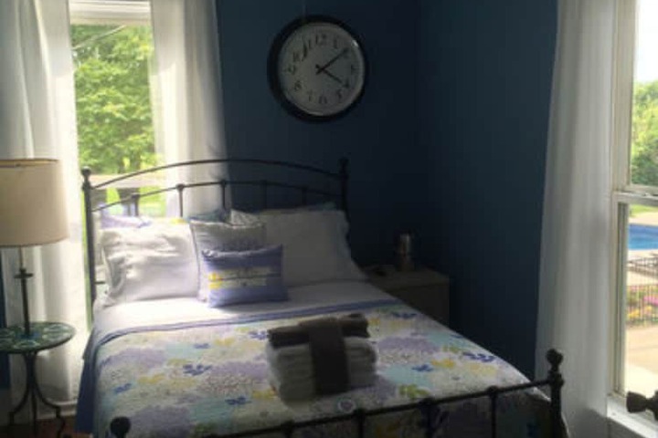 Room 32 of 48