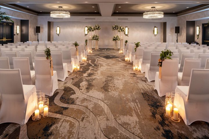 Ballroom/Hall 77 of 86