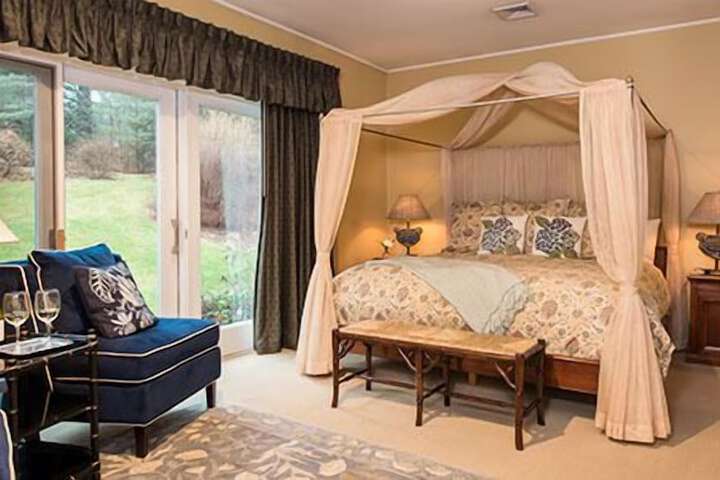 Stone Hill Inn