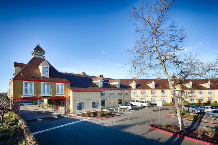 Red Lion Inn & Suites Auburn