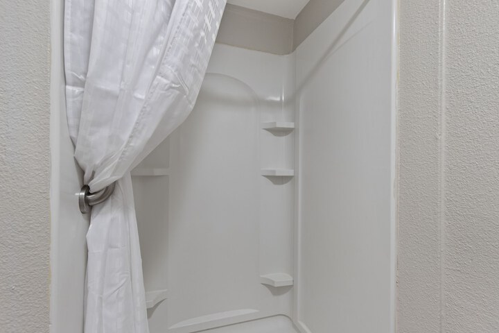 Room 42 of 86