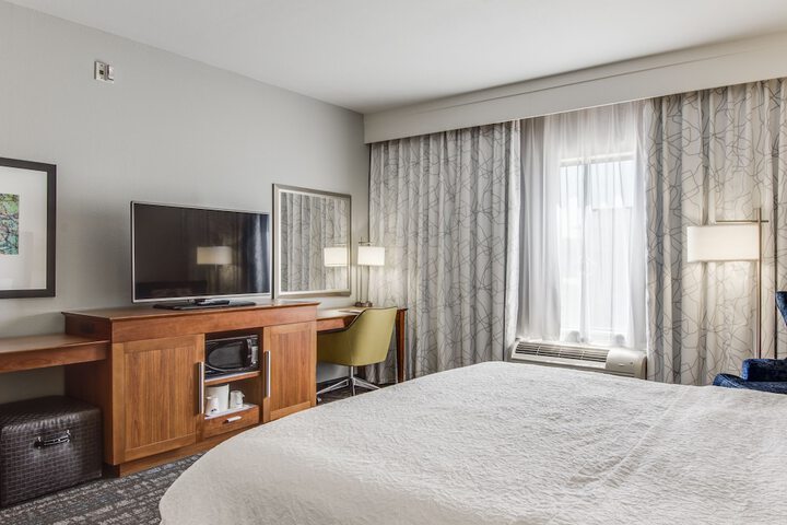 Hampton Inn & Suites Dallas / Ft. Worth Airport South