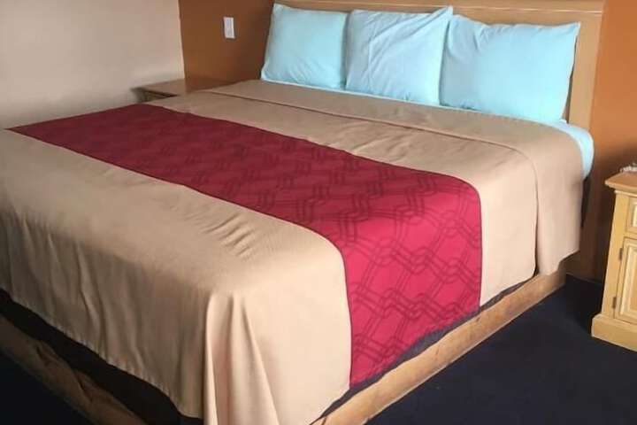 Room 5 of 20