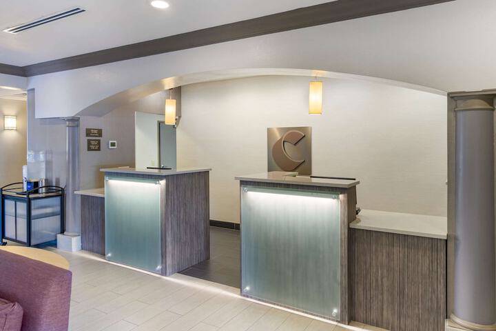 Comfort Inn & Suites