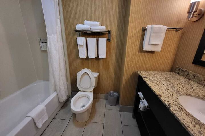 Room 10 of 39