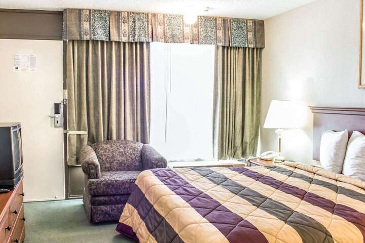 Suite 10 of 16