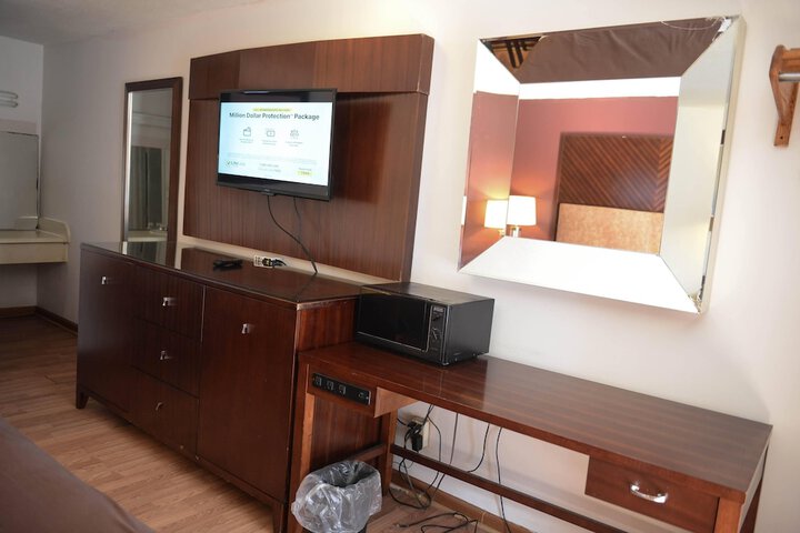 Room 40 of 43