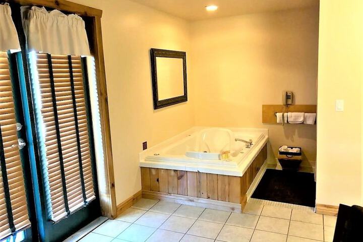 Hot Tub 13 of 14
