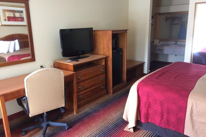 Room 32 of 34