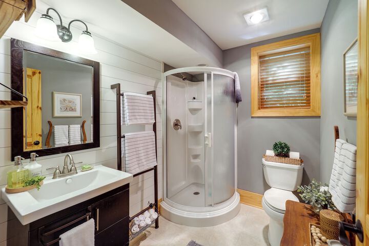 West Jefferson Vacation Rental Near River