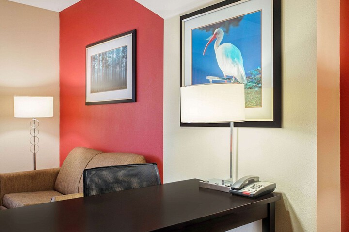 Room 18 of 33