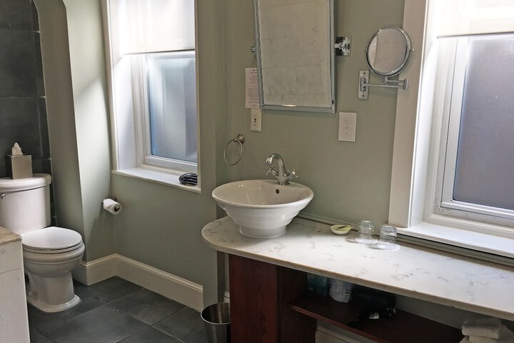 Room 154 of 235
