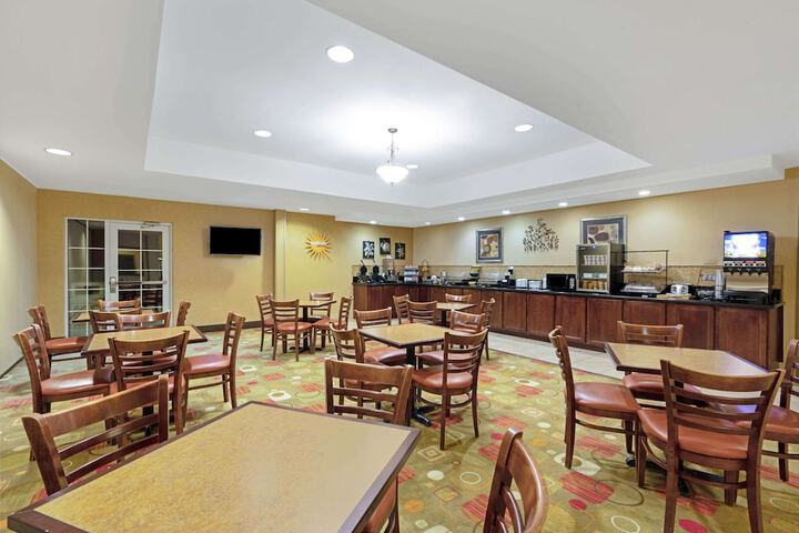 La Quinta Inn & Suites by Wyndham Stillwater-University Area