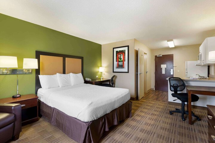 Room 18 of 29