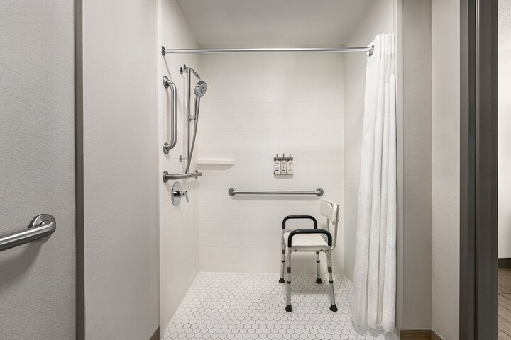 Holiday Inn Express Bowling Green by IHG