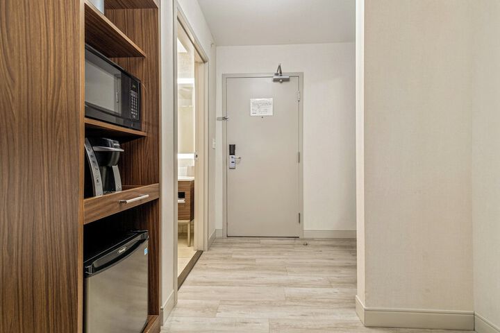 Room 174 of 348