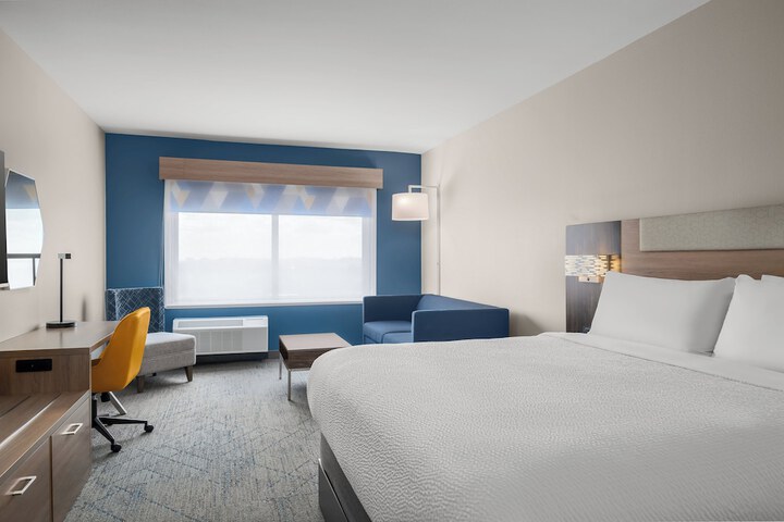Holiday Inn Express & Suites DFW Airport Southwest - Euless