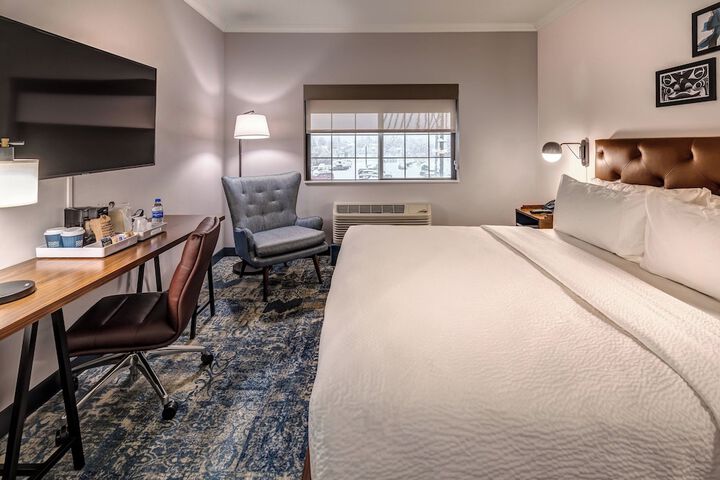 Room 18 of 23