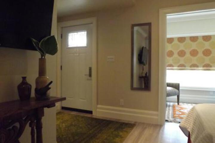 Averys Inn Next Door