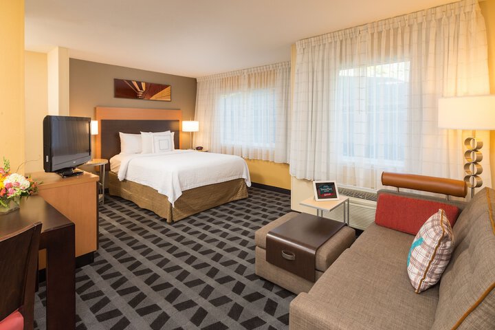 Room 20 of 38