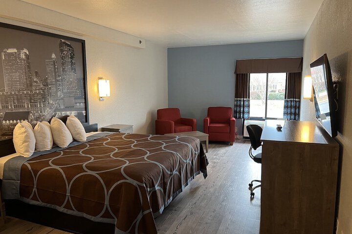 Room 10 of 30