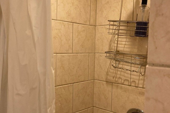 Room 47 of 102