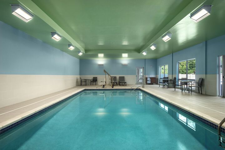 Holiday Inn Express Queensbury - Lake George Area by IHG