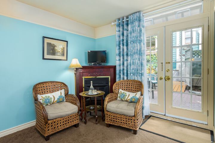 Room 10 of 60