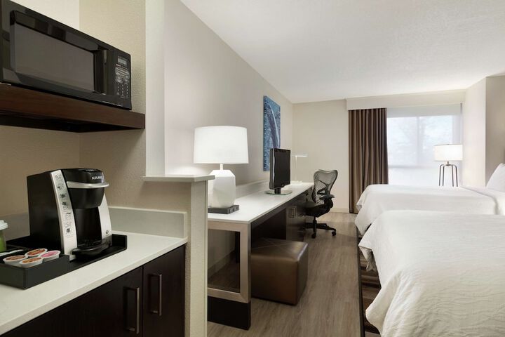 Room 8 of 34