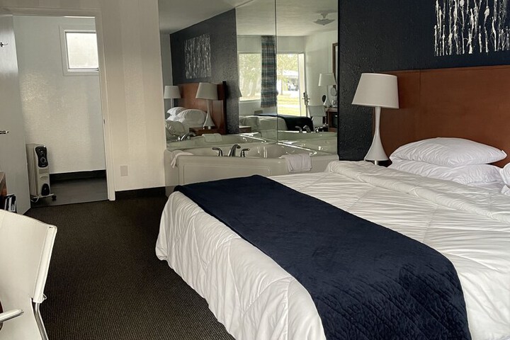 Room 36 of 60