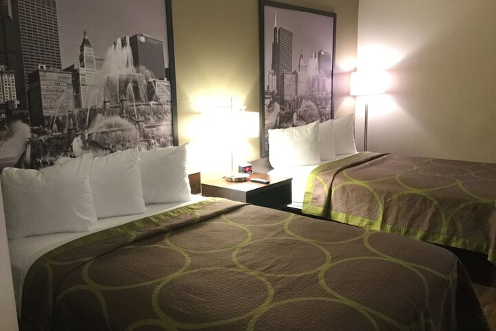 Room 12 of 18