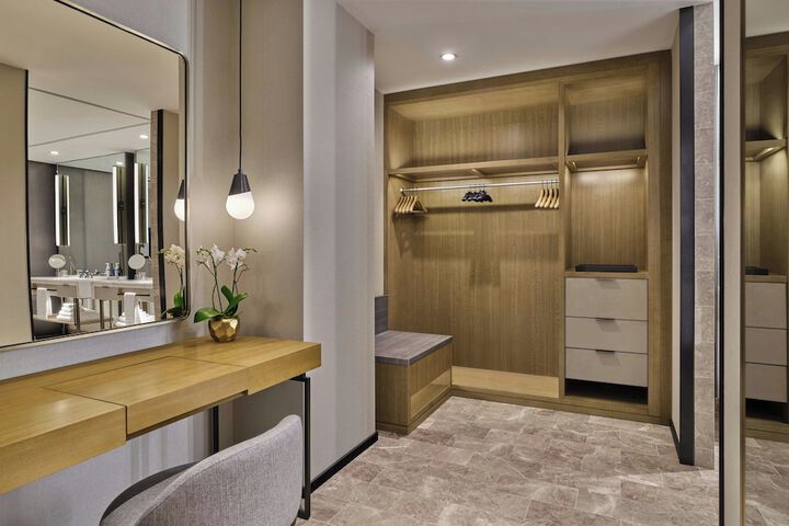 The St. Regis Chicago