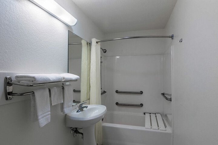 Motel 6 Azle TX