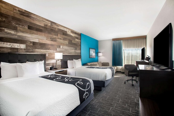 Room 33 of 41