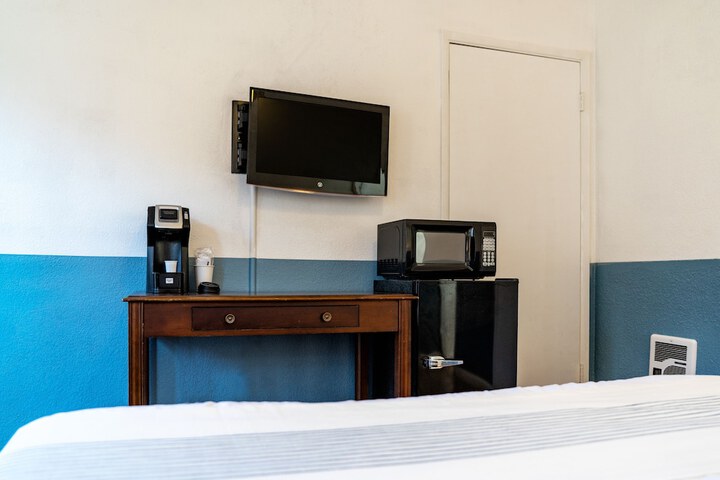 Room 104 of 155