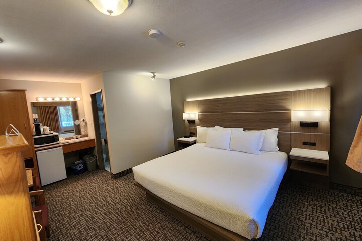 Days Inn & Conference Centre by Wyndham Penticton