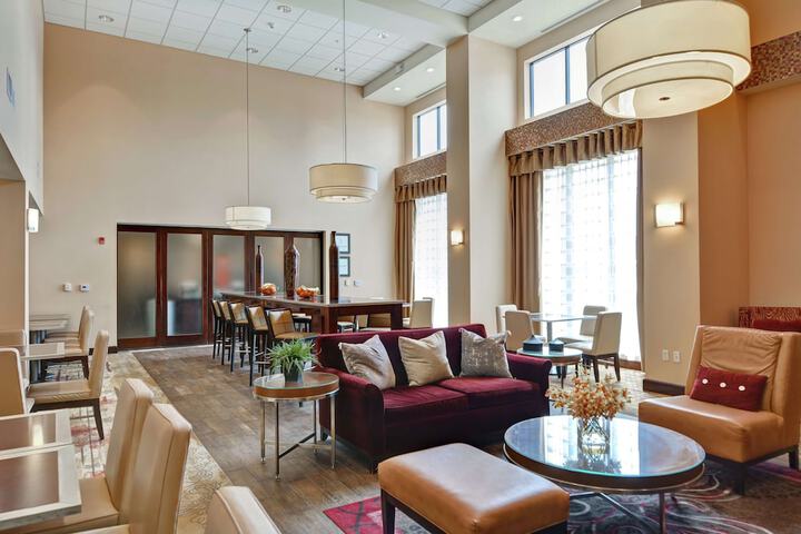 Hampton Inn & Suites Peoria at Grand Prairie IL
