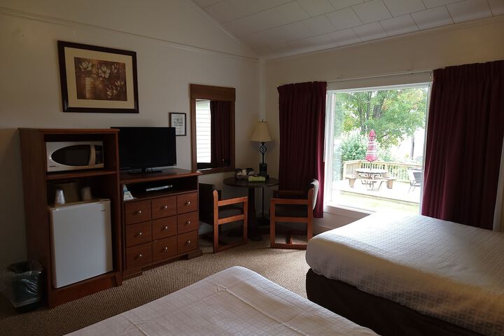 Hickory Grove Motor Inn