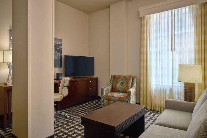 Room 18 of 48