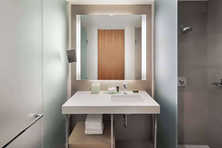 Room 21 of 53