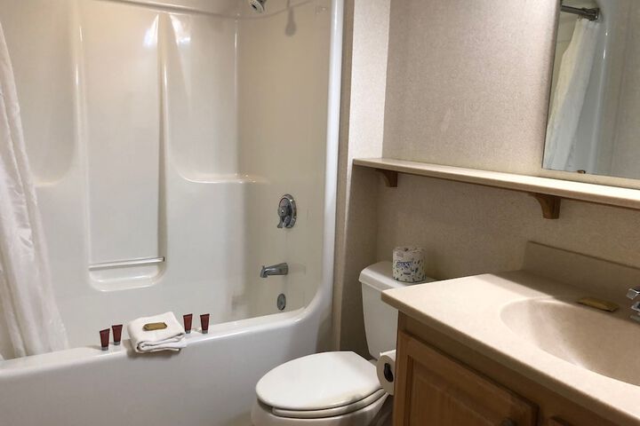 Room 45 of 136