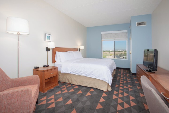Holiday Inn & Suites Goodyear - West Phoenix Area by IHG