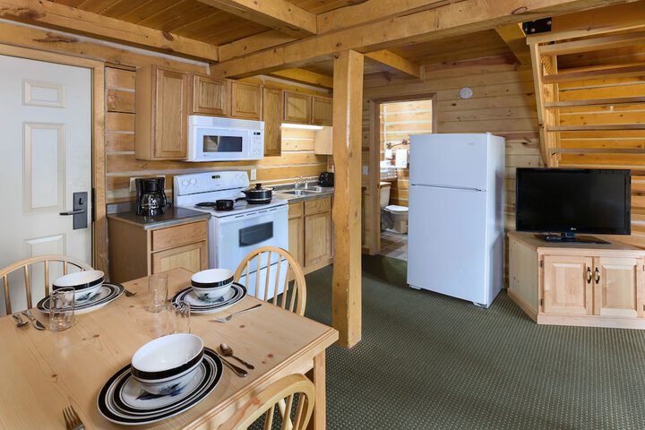 Rock Crest Lodge & Cabins