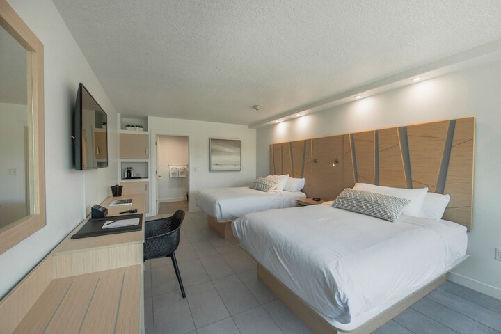 Casey Key Resorts - Mainland