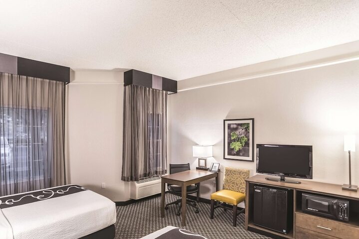 Room 34 of 48