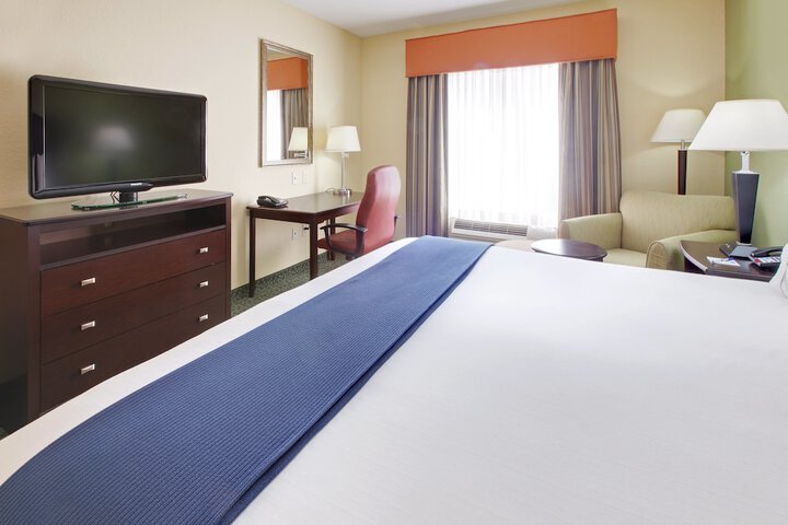 Holiday Inn Express & Suites Covington by IHG