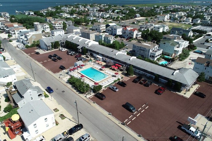 Sundeck 21 of 22