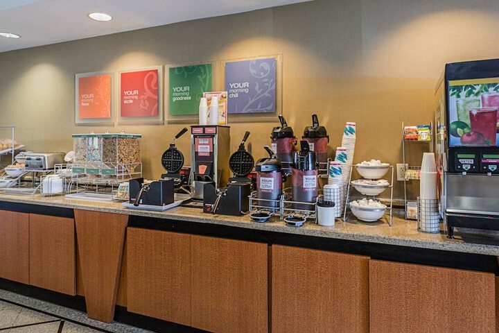 Breakfast/Coffee Service 34 of 40